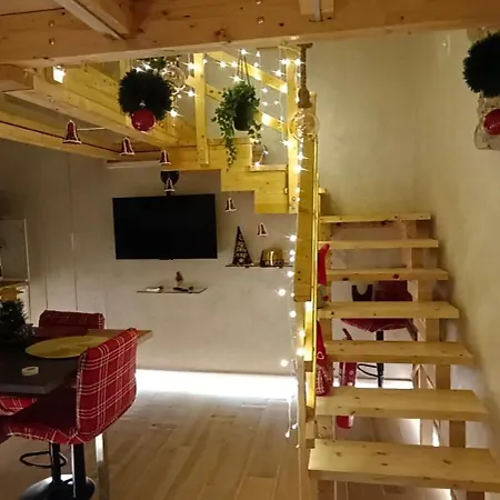 Nina In Semesterbostad Salerno